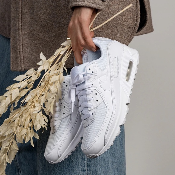 Nike Shoes - NWT Nike Air Max 90 Women’s Shoes